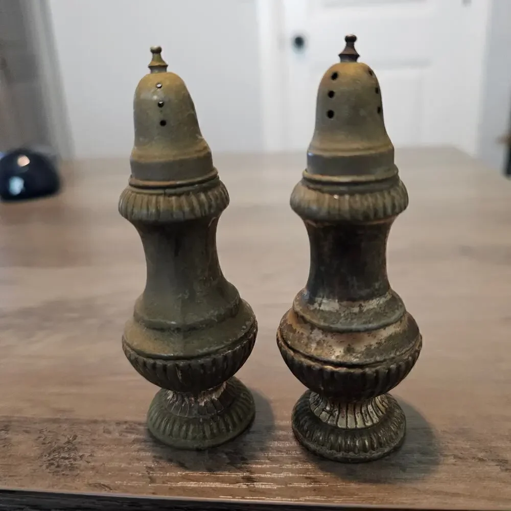 Vintage Salt and Pepper Shakers Silver Plated Tarnished 4